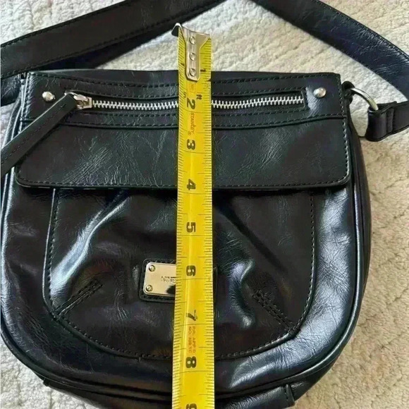 Beautiful small Nine West leather crossbody - Picture 4 of 7